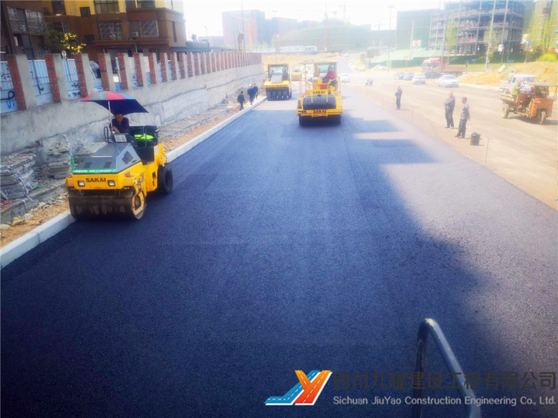 双流起步区市政道路3期1标段路面施工