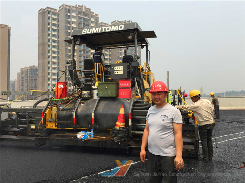 金凤凰钢桥面施工