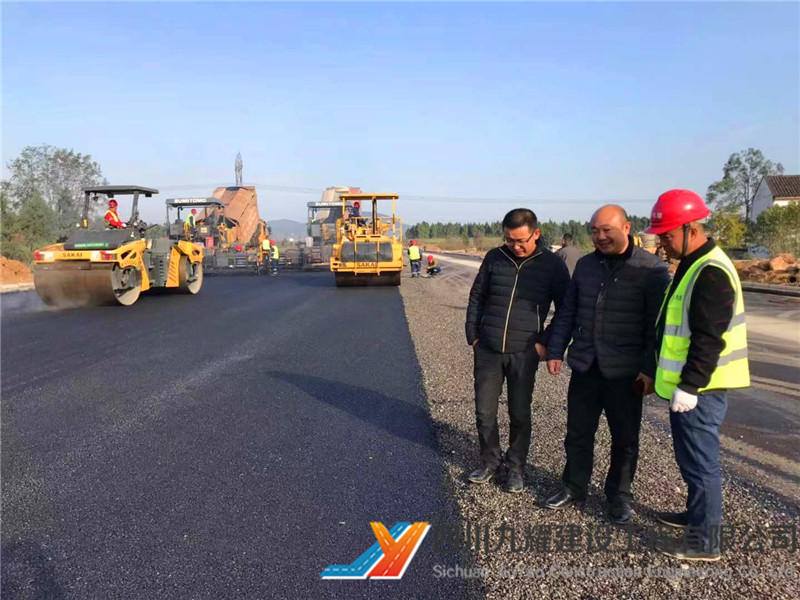 梓潼县城至东石乡公路段路面工程