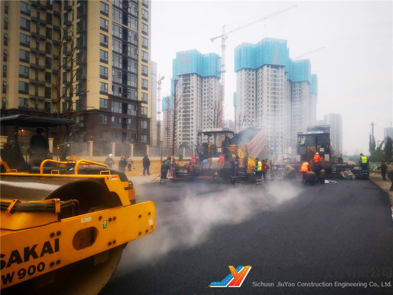 郫县有轨电车犀团路沥青路面施工项目