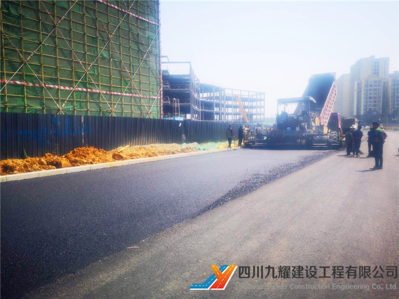 双流起步区市政道路3期1标段路面施工