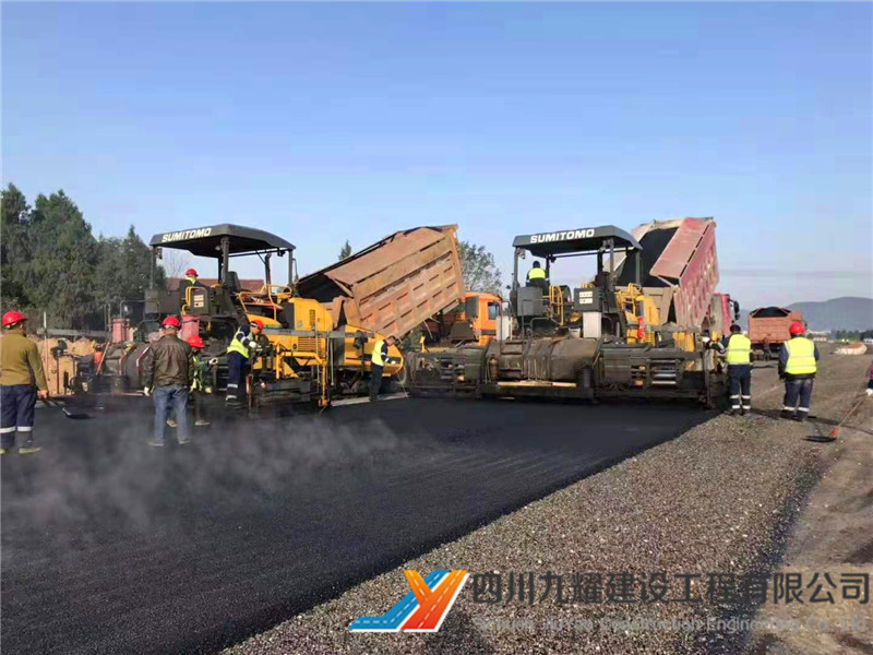 梓潼县城至东石乡公路段路面工程