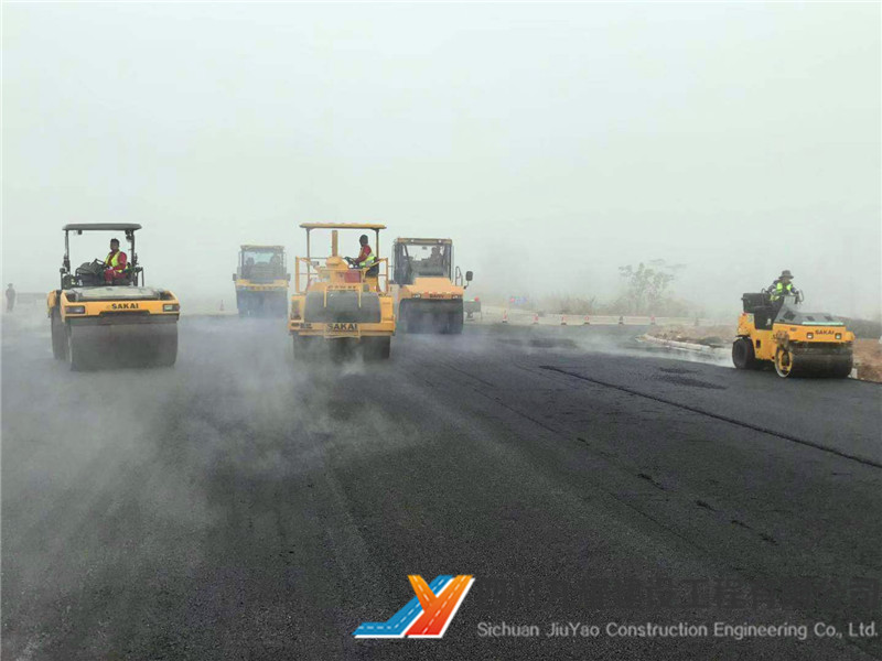 梓潼县城至东石乡公路段路面工程