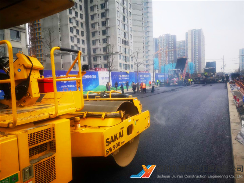 郫县有轨电车犀团路沥青路面施工项目