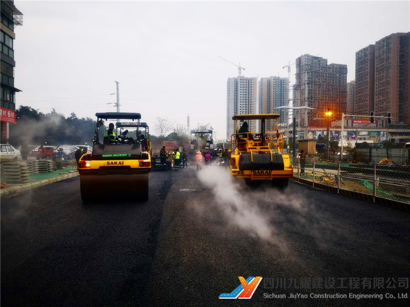 郫县有轨电车犀团路沥青路面施工项目